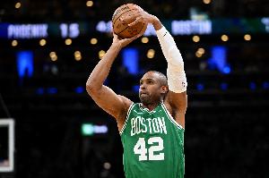 九游APP-文胖：湖人在积极追求霍福德 后者很大概率加盟勇士或湖人