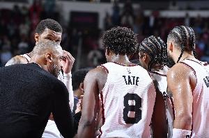 九游娱乐-打脸！火箭记者转发尼克-杨2月份推文：火箭进不了季后赛