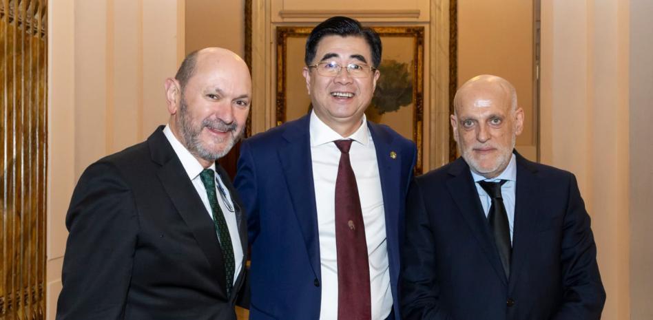 九游娱乐-记者：中国足协与西甲合作为3年，将派中国教练赴西甲培训